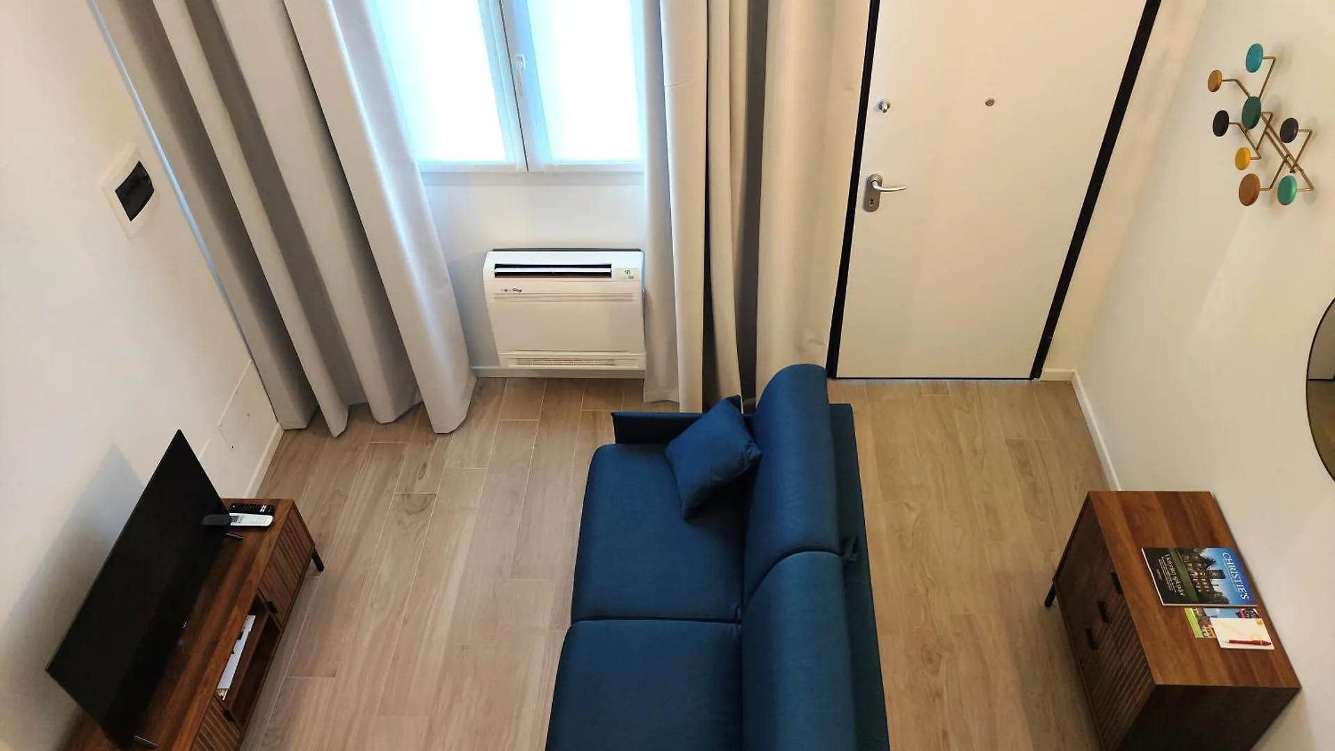 Fantastic Flat Famagosta Area, Forum, Parking, Netflix Milan 0*,  Italy