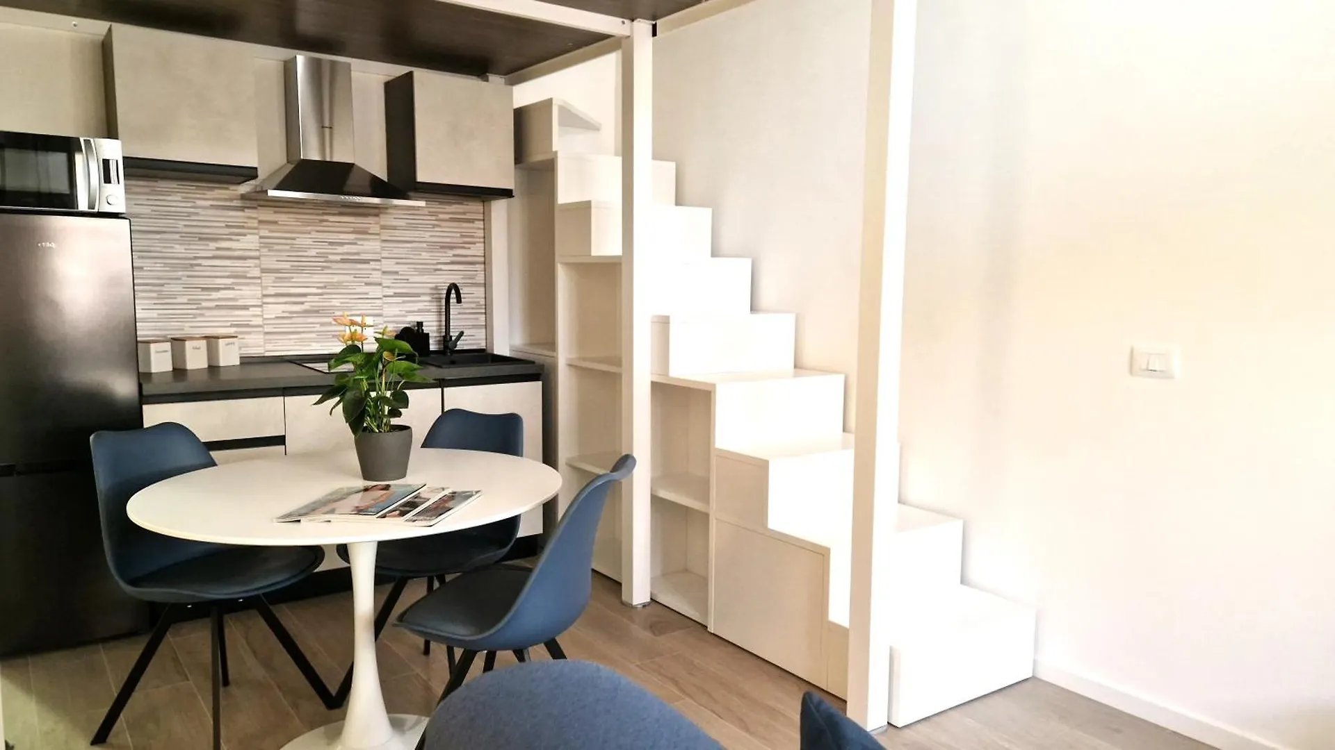 Fantastic Loft Famagosta Parkingnetflix Apartment Milan